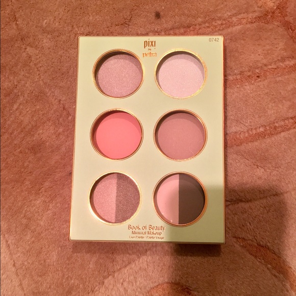 Pixie by Petra book of beauty, minimal make up