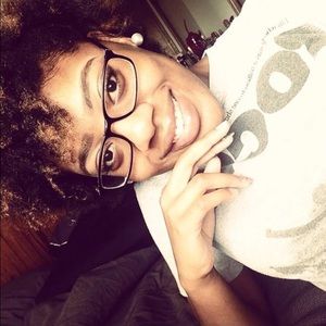 Meet your Posher, Leeiera