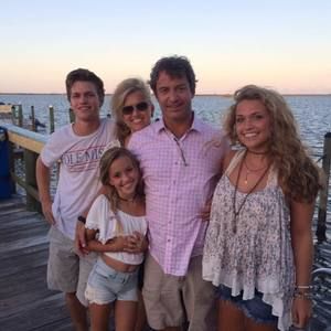 Meet your Posher, Dee