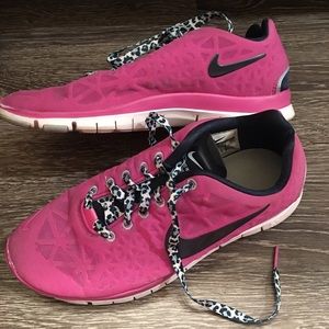Nike free t3 pink and leopard print tennis shoes