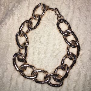 Chunky light weight chain necklace.
