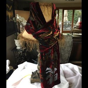 Gorgeous velvet burnout scarf.