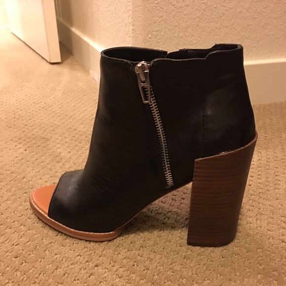 Dolce Vita Shoes - Dolce Vita Peep toe bootie