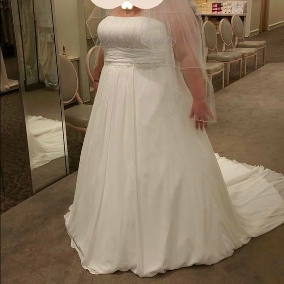 cocktail attire women suit