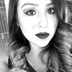 Meet your Posher, Cinthya