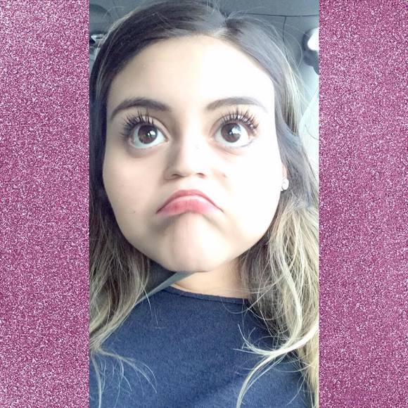 Meet your Posher, Thalia - Picture 1 of 1