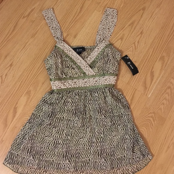 Beautiful blouse!!!! B-Wear green/brown/beige