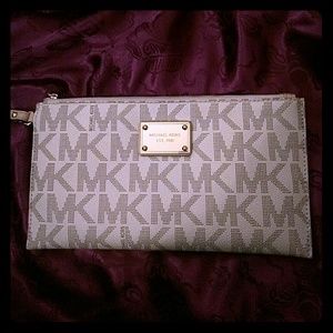 Michael Kors Large Jet Set Clutch