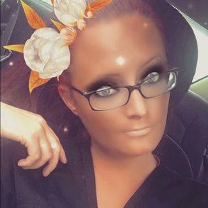 Meet your Posher, Kendra