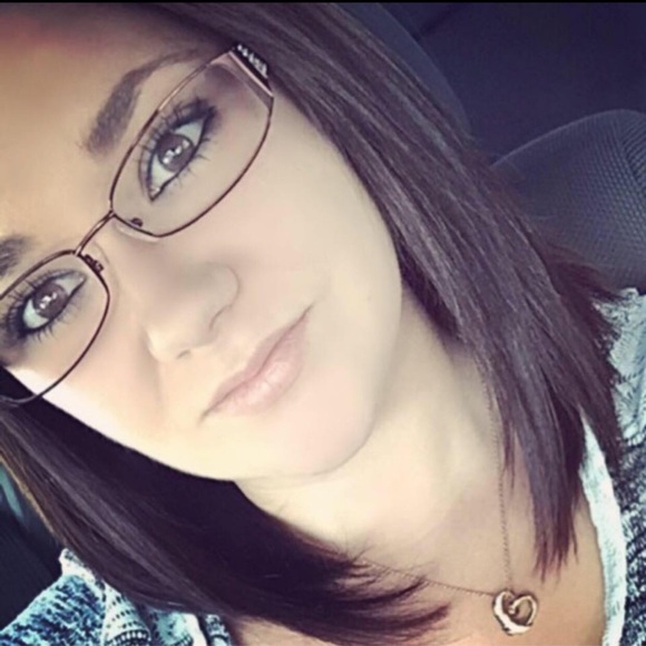 Meet your Posher, Sabrina