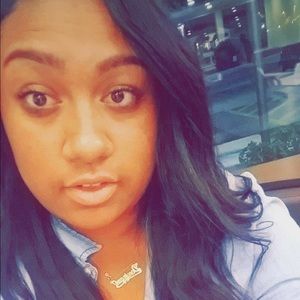 Meet your Posher, Dominque