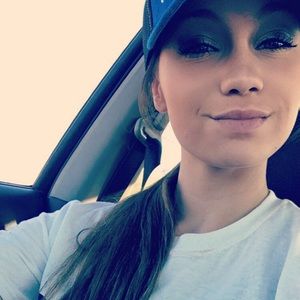 Meet your Posher, Cassaundra