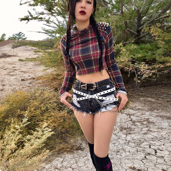 🔒Unlisted🔒White X Eyelet Crisscross Chain Belt - Picture 2 of 4