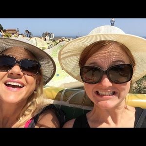 Meet your Posher, Joy