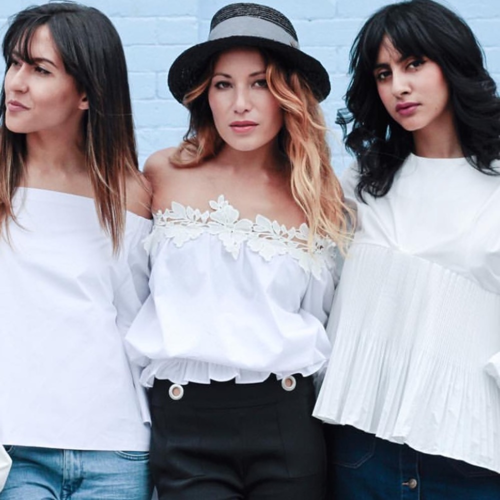 White cotton of the shoulder top can work as crop - Picture 2 of 5