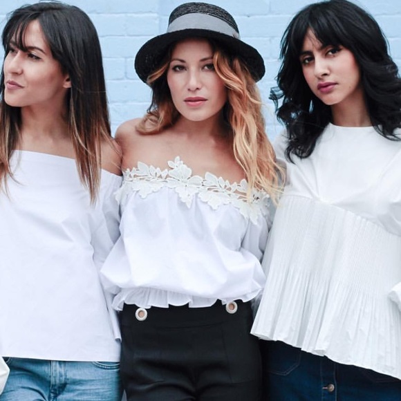 White cotton of the shoulder top can work as crop - Picture 2 of 5