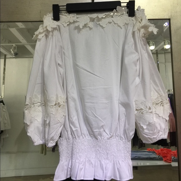 White cotton of the shoulder top can work as crop - Picture 4 of 5