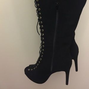 BRAND NEW! NEVER WORN! Black heeled boot!