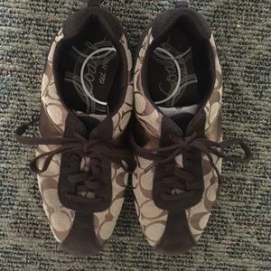 Coach tennis shoes size 6 M