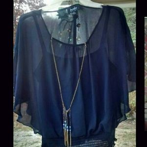 Nwot By & by blouse size small w/necklace