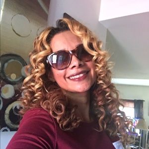 Meet your Posher, Senobia