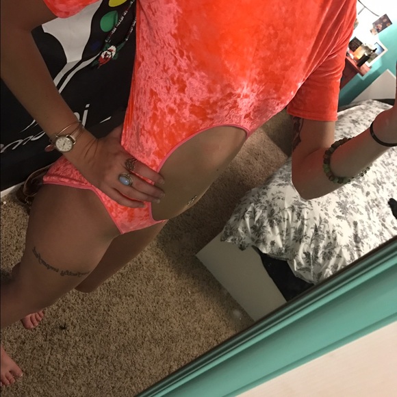 Atomic Bodysuit - Kora (Velvet) - Picture 4 of 4