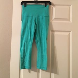 Lululemon roll down crops