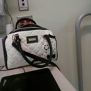 Meet your Posher, Carmen