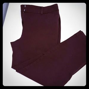 Super cute burgundy capri stretch pants