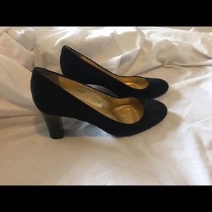 Italian velvet and leather heel