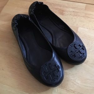 Tory Burch black leather flats