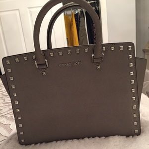 Michael Kors Messenger