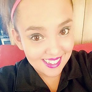 Meet your Posher, Karissa