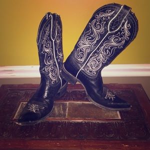 🔥ARIAT🔥 Sz 8.5 PRICED TO SELL🔥🔥🔥🔥