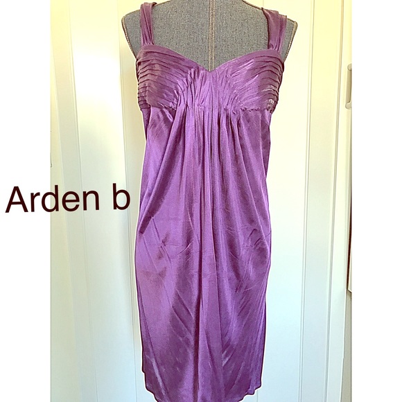 Arden b silky dress 👗 comes w/ free 🎁 size M