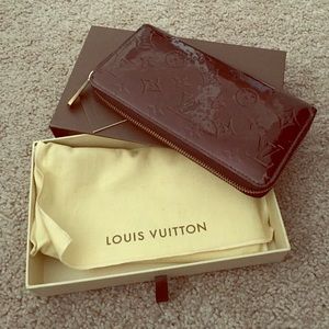 Louis Vuitton Verni full zip wallet