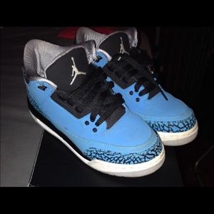Jordan 4 powder blue