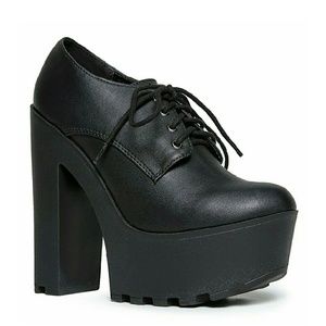 Soda Platform Lace-up Booties