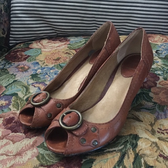 Frye size 6 short heels
