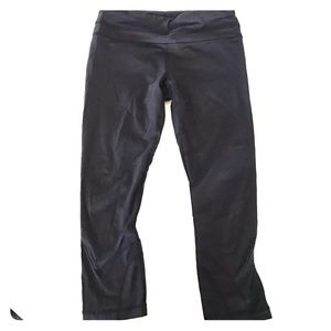 Lululemon running crop
