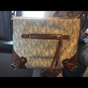 Michael kors crossbody leather bag