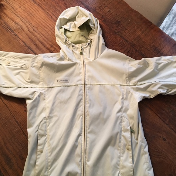 Off-white Columbia lightweight jacket.