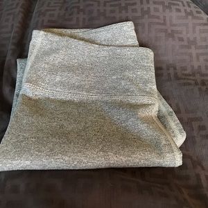 Fabletics grey yoga crops