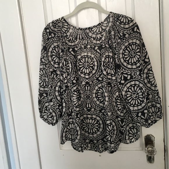 H&M black and white patterned blouse - Picture 3 of 3