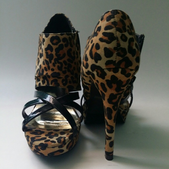 Sexy leopard heels