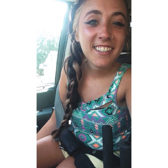 Meet your Posher, Nikki - Picture 3 of 3