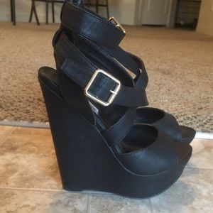 Steve Madden Black Strappy Wedges