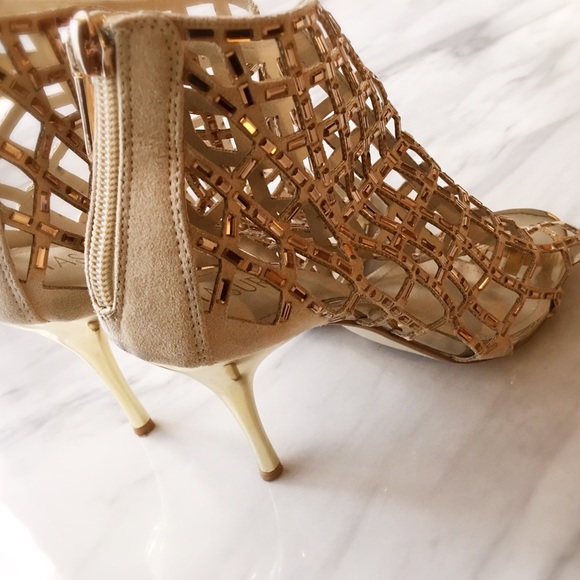 Yasure 9.5 Gold NYE high heels