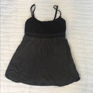 Lululemon black tank size 6