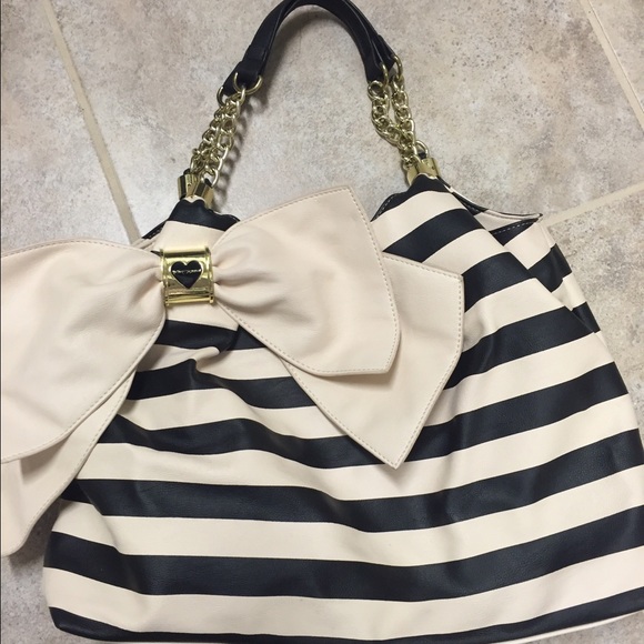 Jersey Johnson purse